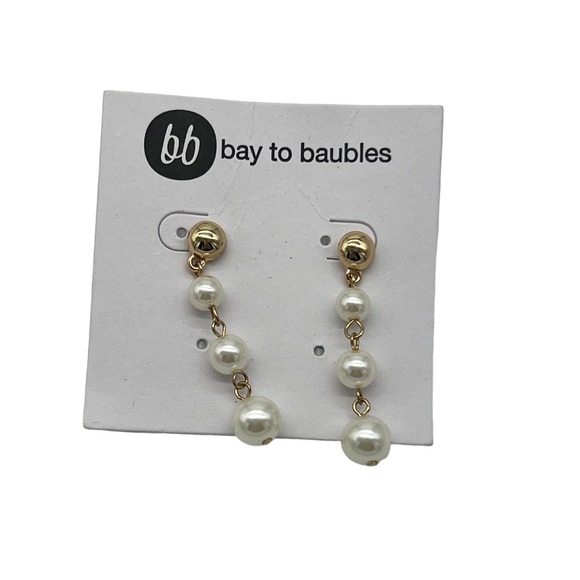 Bay to Baubles Gold Pearl Dangle Earrings - Picture 1 of 3
